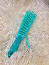 Load image into Gallery viewer, DarelWay Like Butter Detangler Brush